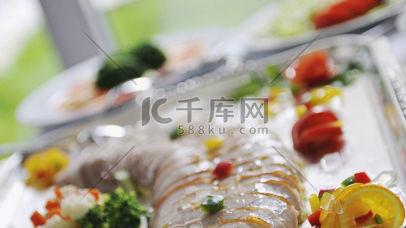 新市场在硬件设施上进行了全面升级，包括但不限于：